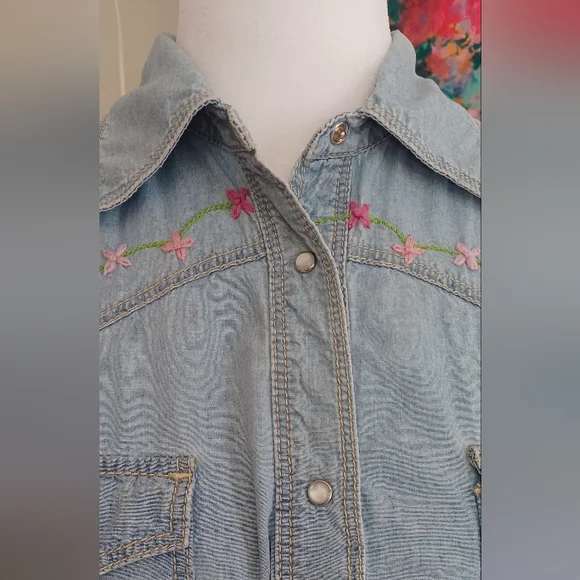 Vintage Y2K Guess Jeans Embroidered Button Up Denim Shirt - Picture 6 of 11